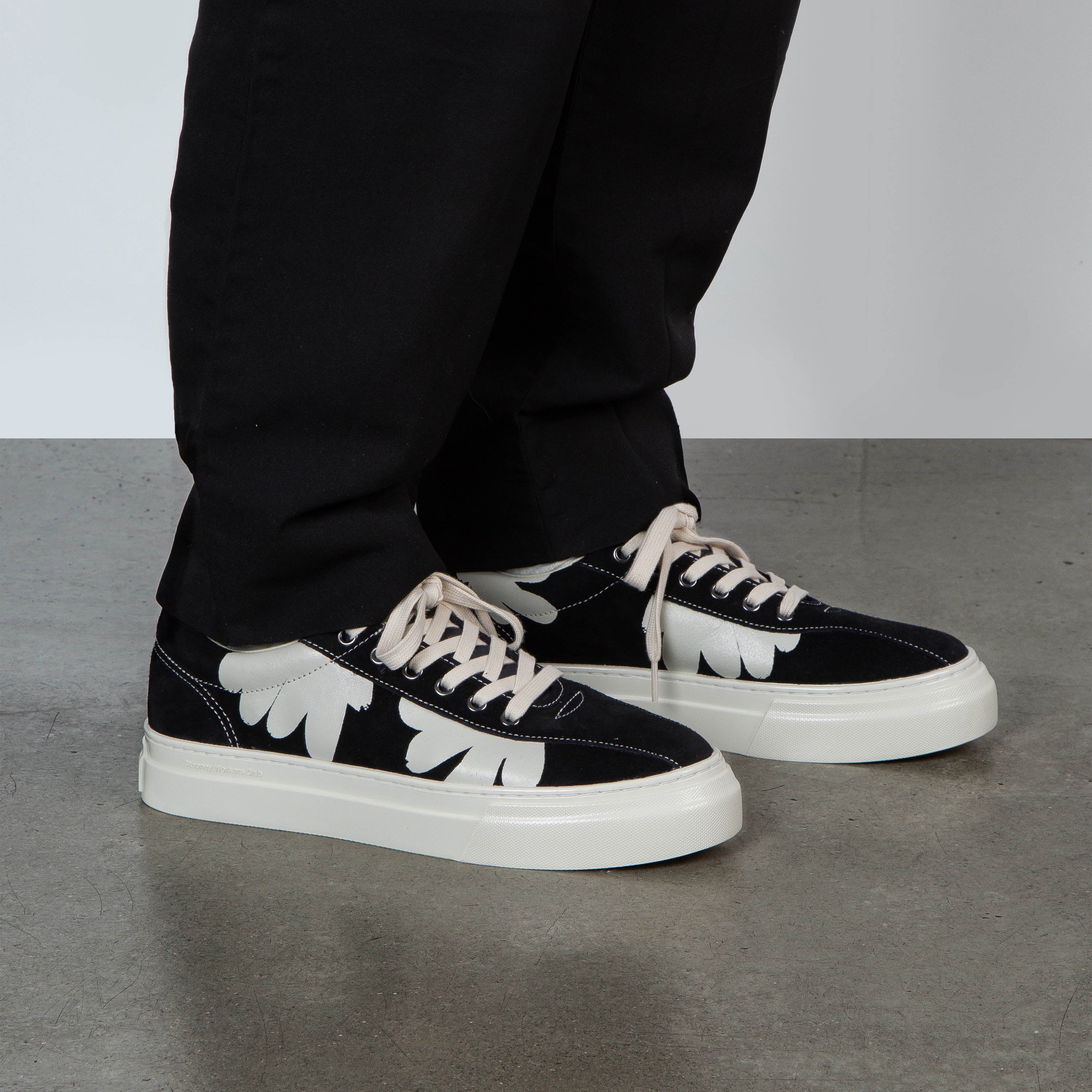 DELLOW CUP SHROOMHANDS SUEDE BLACK-WHITE - Image 5