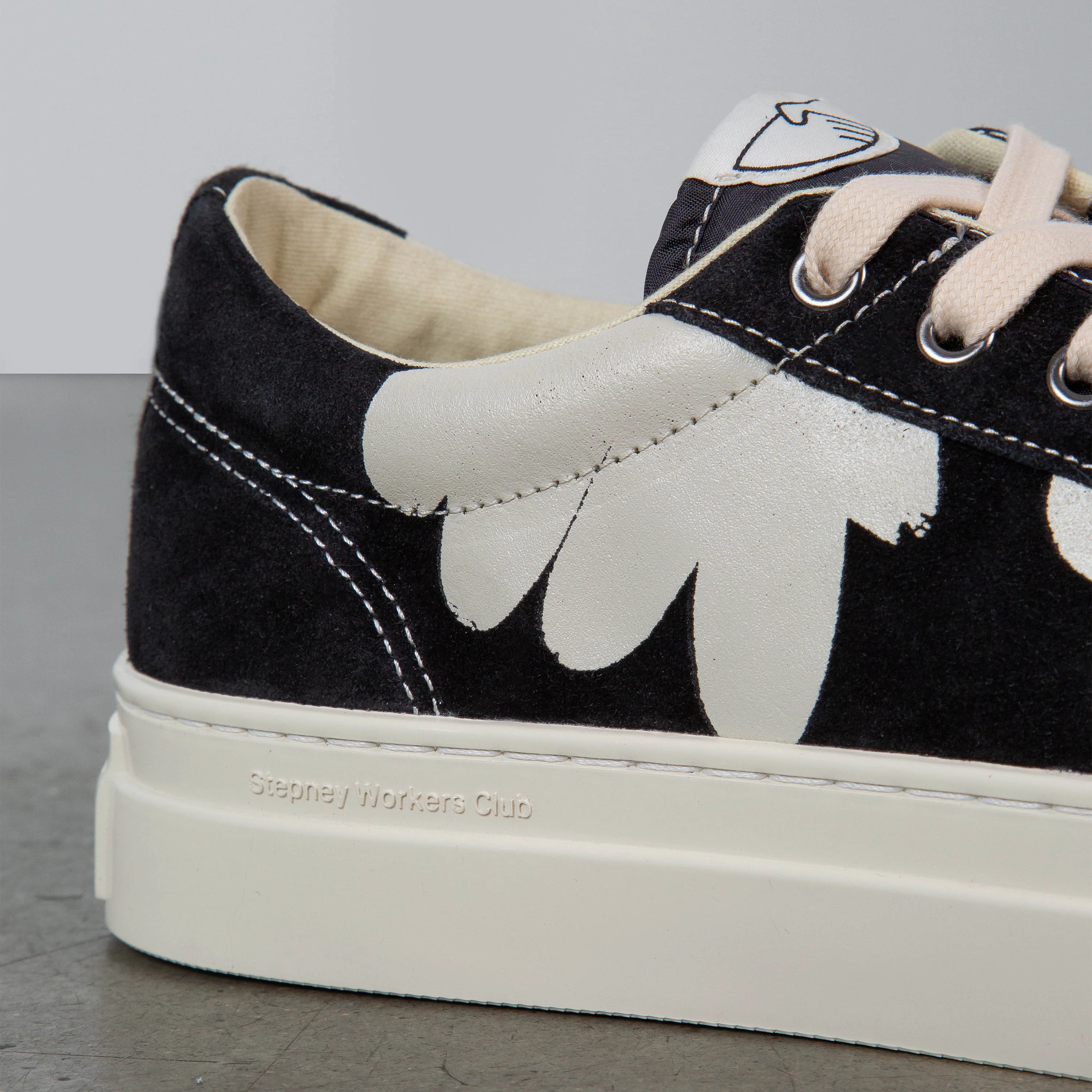 DELLOW CUP SHROOMHANDS SUEDE BLACK-WHITE - Image 6