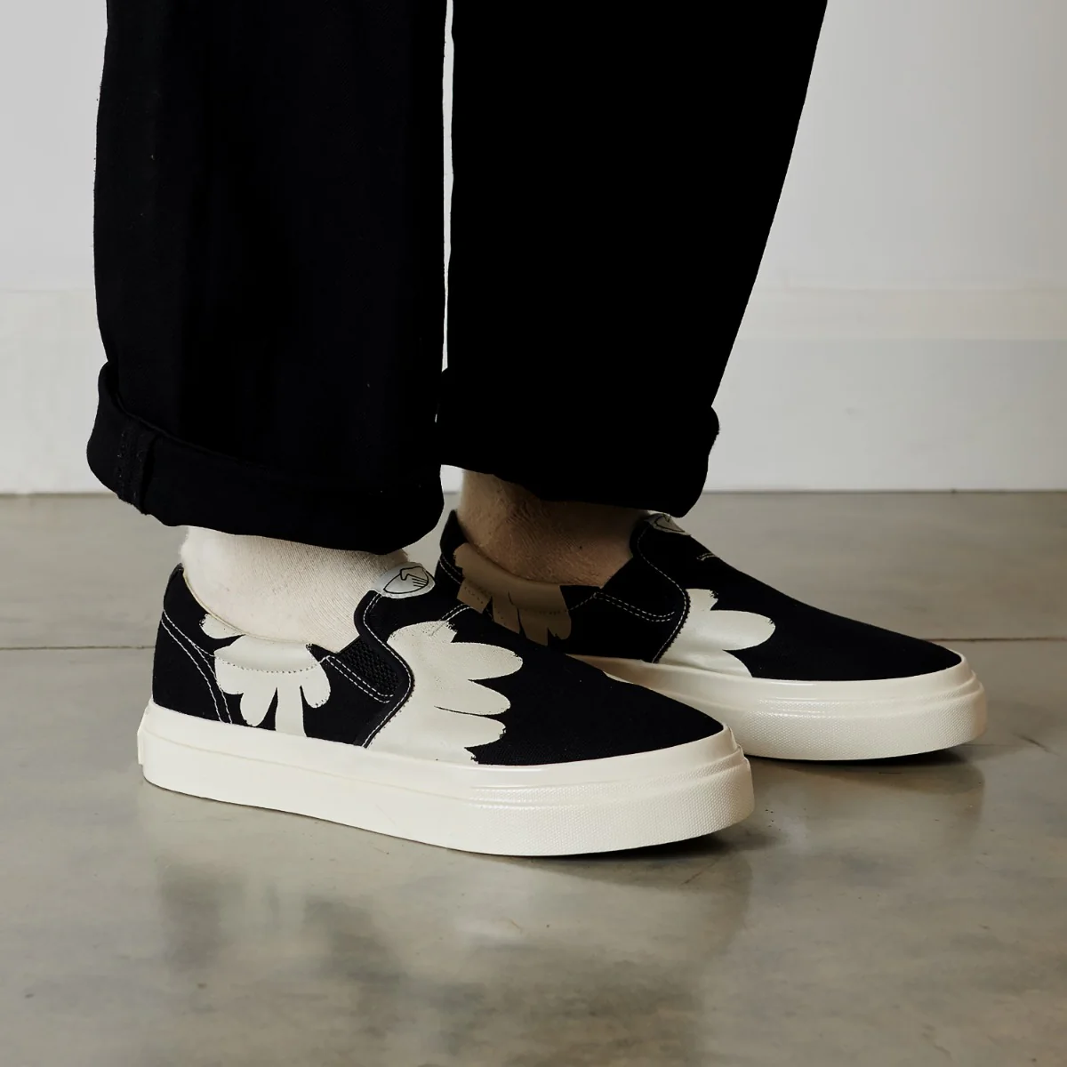 LISTER CUP SHROOMHANDS CANVAS BLACK-WHITE - Image 5